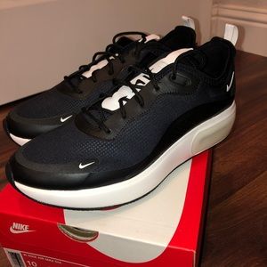 Women’s Nike air max dia